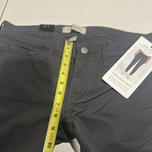 NWT Calvin Klein jeans Dark Gray Pantsw multiple pockets and zipper front - Picture 3 of 12
